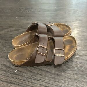 Birkenstock’s brown mens size 7 womens size 9